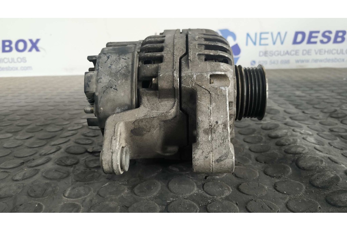 Recambio de alternador para opel corsa b 1.0 12v cat (x 10 xe / lw3) referencia OEM IAM 90561967  