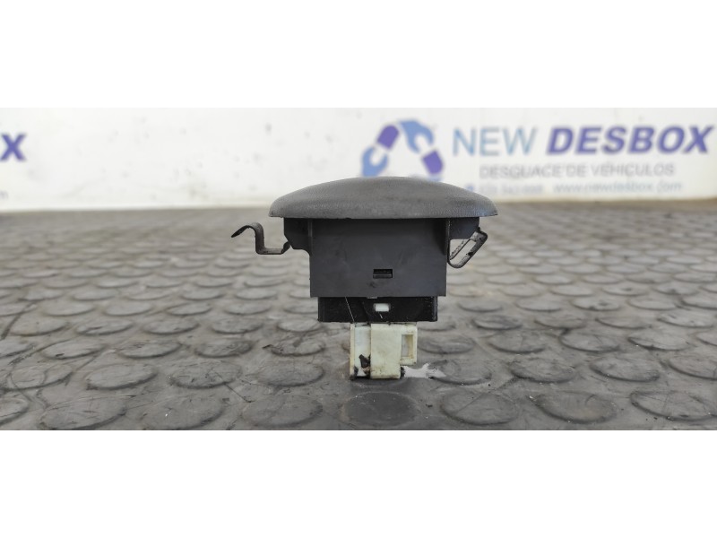 Recambio de mando elevalunas trasero derecho para nissan pick-up (d22) td doble cabina navara referencia OEM IAM 8296029700  