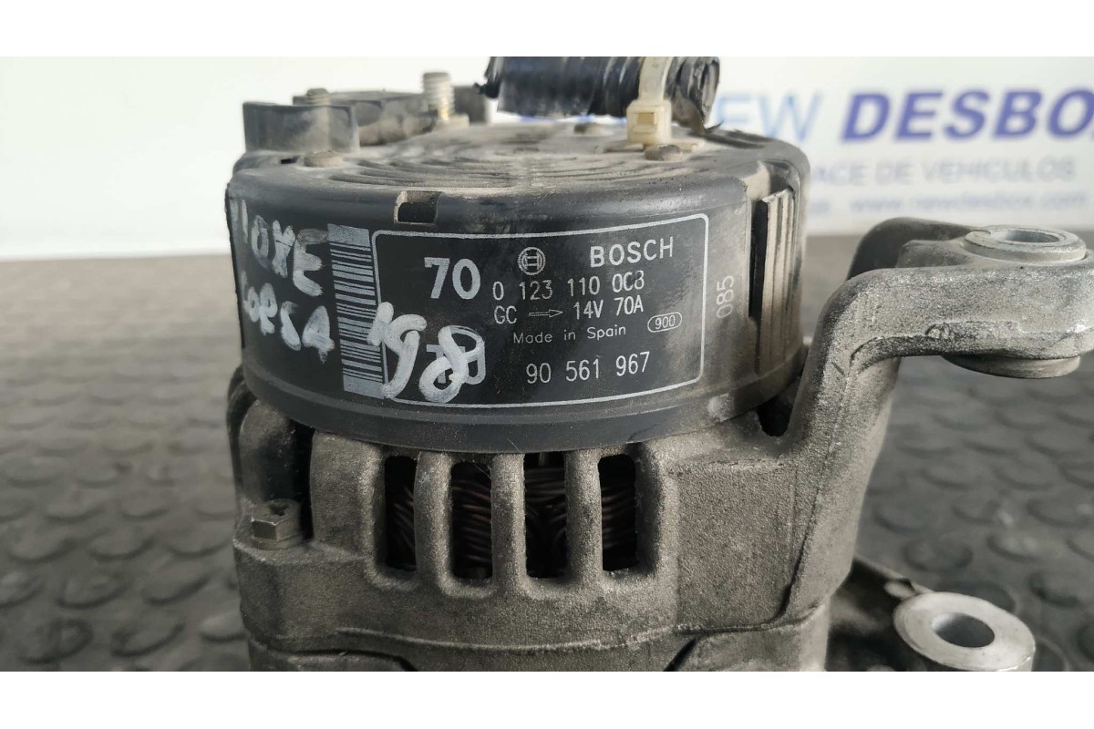 Recambio de alternador para opel corsa b 1.0 12v cat (x 10 xe / lw3) referencia OEM IAM 90561967  