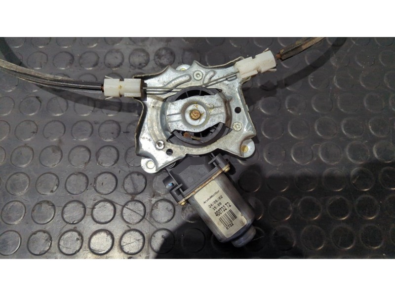 Recambio de elevalunas delantero derecho para renault clio ii fase ii (b/cb0) authentique referencia OEM IAM 117312  