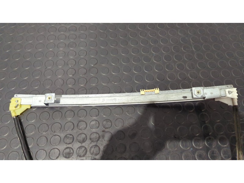 Recambio de elevalunas delantero derecho para renault clio ii fase ii (b/cb0) authentique referencia OEM IAM 117312  