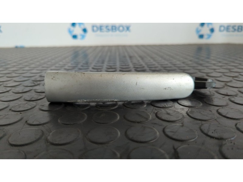 Recambio de maneta delantera derecha para audi tt (8n3/8n9) 1.8 t coupe (132kw) referencia OEM IAM 3B0837207  