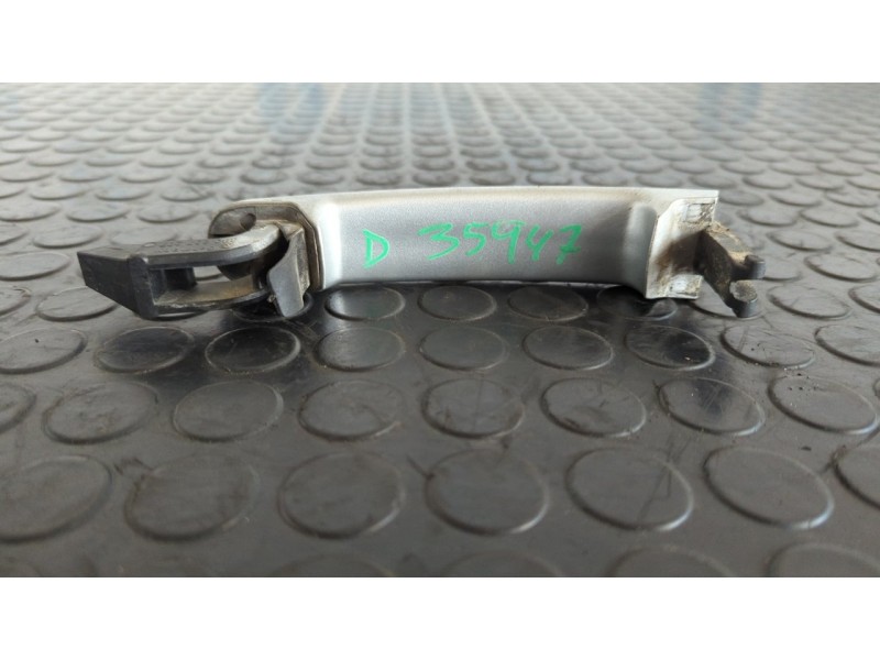 Recambio de maneta delantera derecha para audi tt (8n3/8n9) 1.8 t coupe (132kw) referencia OEM IAM 3B0837207  