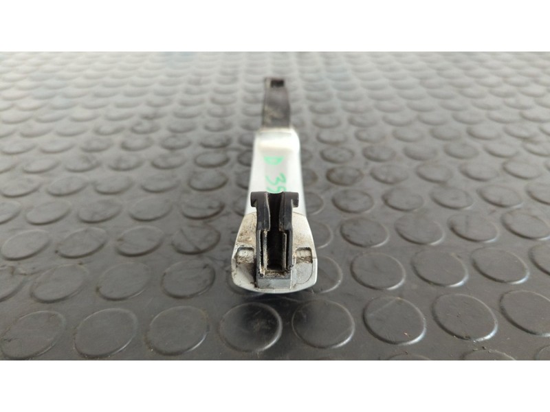 Recambio de maneta delantera derecha para audi tt (8n3/8n9) 1.8 t coupe (132kw) referencia OEM IAM 3B0837207  