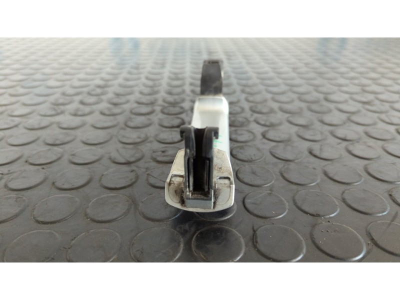 Recambio de maneta delantera izquierda para audi tt (8n3/8n9) 1.8 t coupe (132kw) referencia OEM IAM 3B0837207  