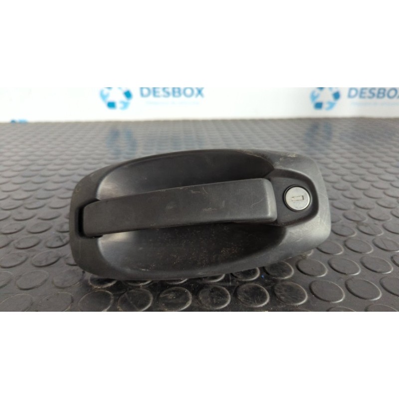 Recambio de maneta delantera izquierda para fiat fiorino 1.3 16v m-jet cat referencia OEM IAM 242557C  