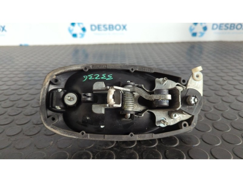 Recambio de maneta delantera izquierda para fiat fiorino 1.3 16v m-jet cat referencia OEM IAM 242557C  