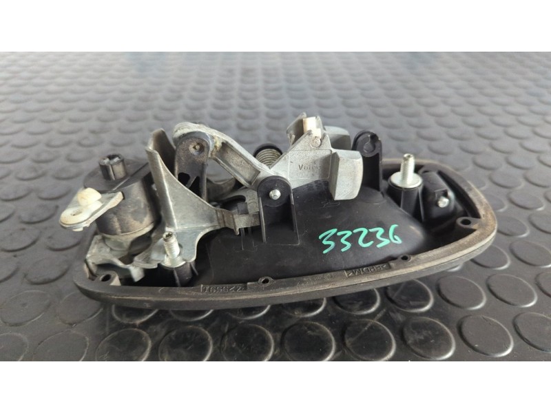 Recambio de maneta delantera izquierda para fiat fiorino 1.3 16v m-jet cat referencia OEM IAM 242557C  