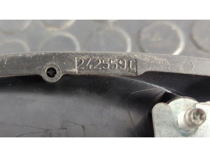 Recambio de maneta delantera izquierda para fiat fiorino 1.3 16v m-jet cat referencia OEM IAM 242557C  