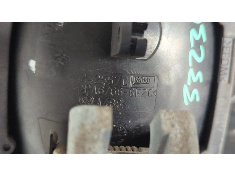 Recambio de maneta delantera izquierda para fiat fiorino 1.3 16v m-jet cat referencia OEM IAM 242557C  