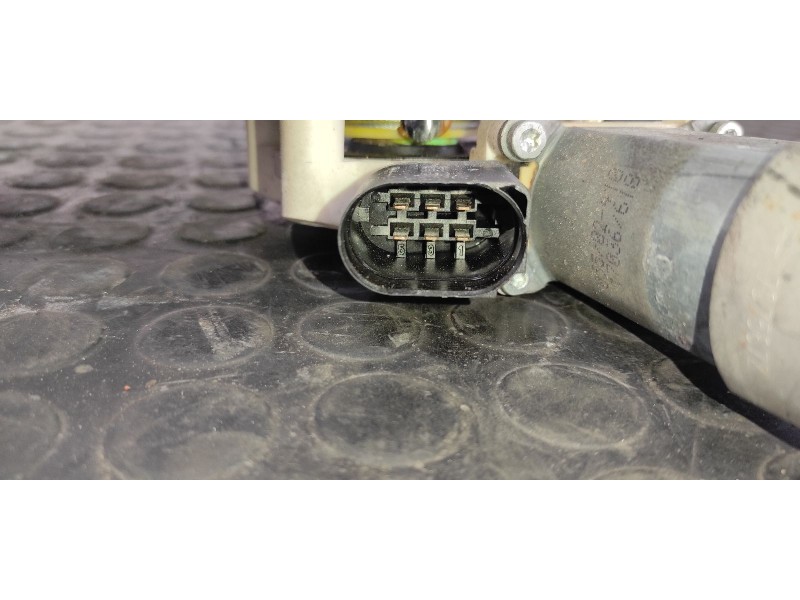 Recambio de elevalunas trasero derecho para bmw serie 5 berlina (e60) 2.0 16v diesel referencia OEM IAM 7034388S  