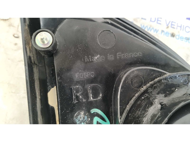 Recambio de piloto porton derecho para nissan primera berlina (p11) 2.0 16v cat referencia OEM IAM 29020330  