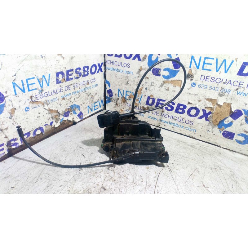 Recambio de cerradura puerta delantera derecha para renault clio iii 1.2 16v referencia OEM IAM 300125  