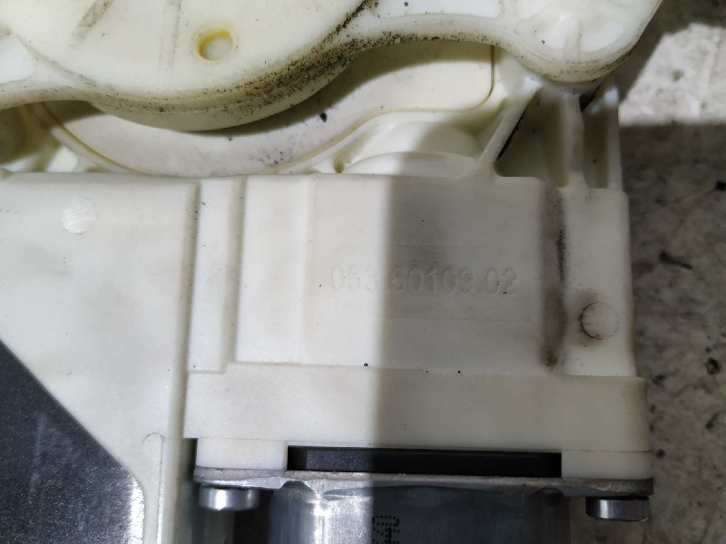 Recambio de elevalunas delantero derecho para citroen c5 berlina 2.2 hdi sx automático referencia OEM IAM 0536010902  