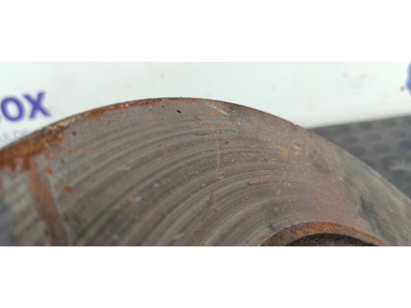 Recambio de juego discos freno delanteros para mercedes-benz clase e (w123) berlina+coupe 2.0 referencia OEM IAM   