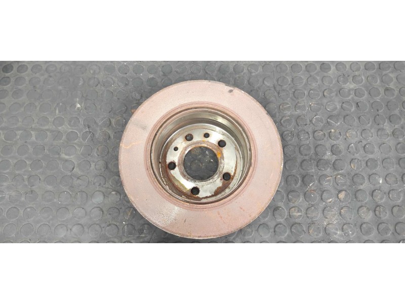 Recambio de juego discos freno traseros para mercedes-benz clase e (w123) berlina+coupe 2.0 referencia OEM IAM   