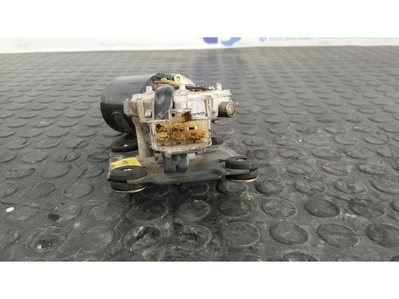 Recambio de motor limpia delantero para nissan terrano/terrano.ii (r20) 2.7 turbodiesel referencia OEM IAM 0390241185  