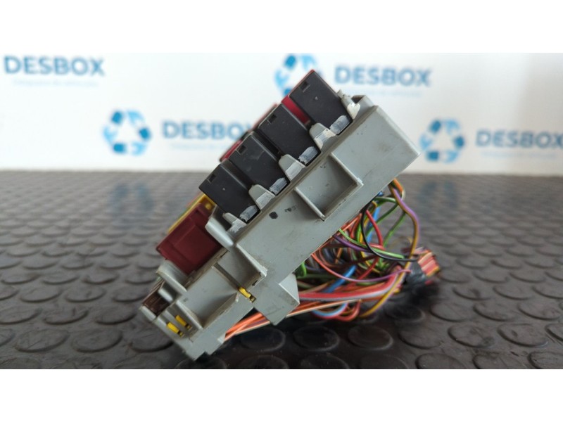 Recambio de caja reles / fusibles para fiat fiorino 1.3 16v m-jet cat referencia OEM IAM 51781452  