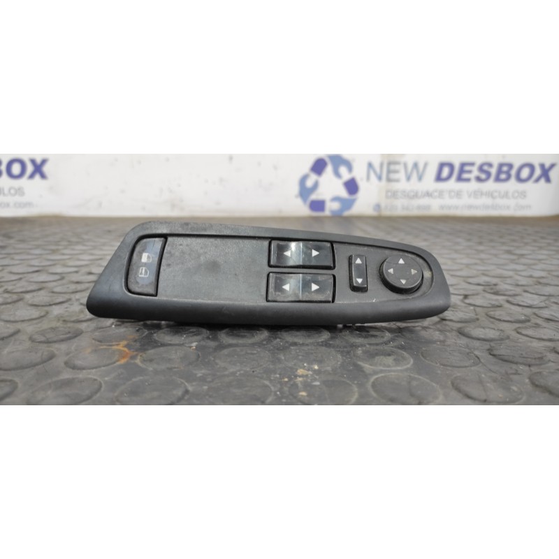 Recambio de mando elevalunas delantero izquierdo para fiat stilo (192) 1.6 16v referencia OEM IAM B569  