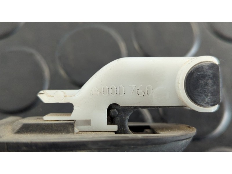 Recambio de maneta delantera izquierda para mercedes-benz vaneo (w414) furgoneta compacta cdi (414.700) referencia OEM IAM A0007