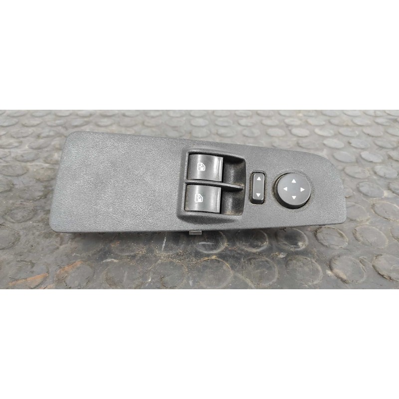 Recambio de mando elevalunas delantero izquierdo para fiat bravo (198) 1.6 16v multijet easy (77kw) referencia OEM IAM   