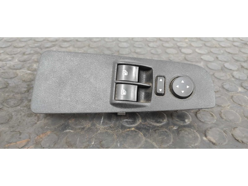 Recambio de mando elevalunas delantero izquierdo para fiat bravo (198) 1.6 16v multijet easy (77kw) referencia OEM IAM   