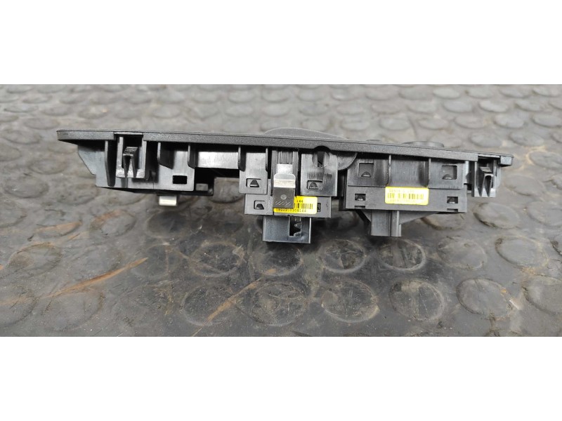 Recambio de mando elevalunas delantero izquierdo para fiat bravo (198) 1.6 16v multijet easy (77kw) referencia OEM IAM   