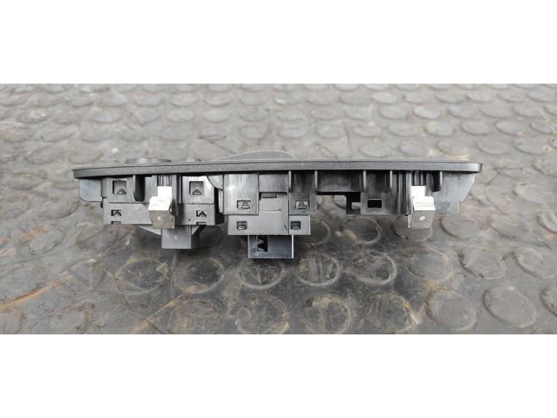 Recambio de mando elevalunas delantero izquierdo para fiat bravo (198) 1.6 16v multijet easy (77kw) referencia OEM IAM   