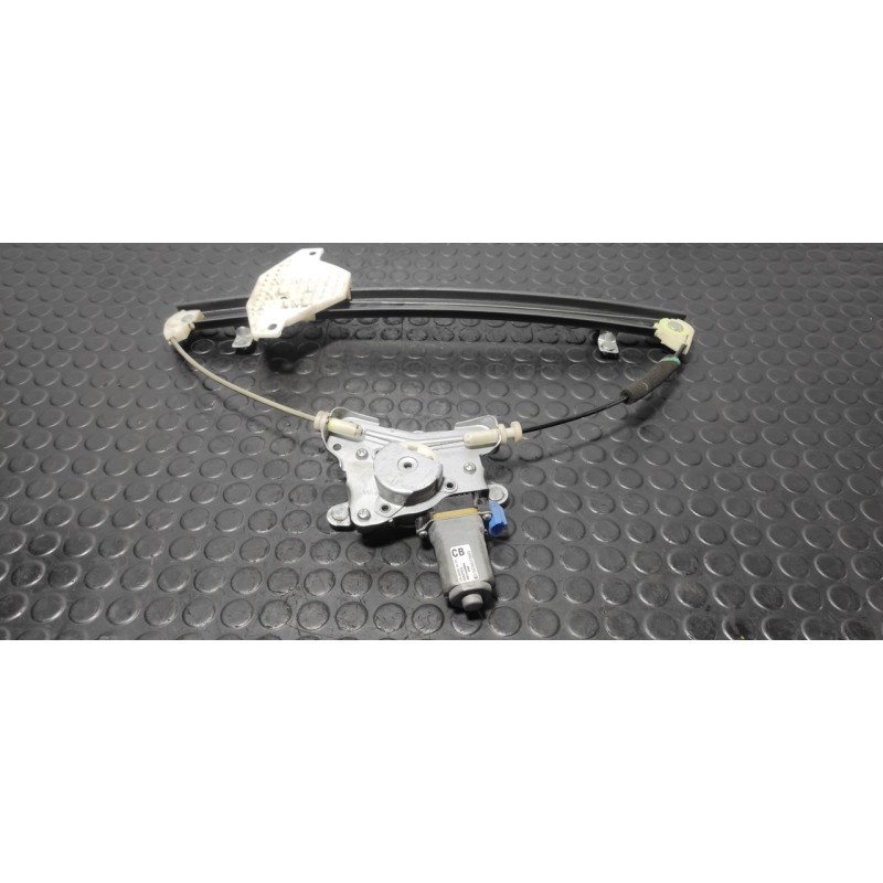 Recambio de elevalunas trasero derecho para chevrolet captiva 2.0 vcdi lt referencia OEM IAM 25937970  