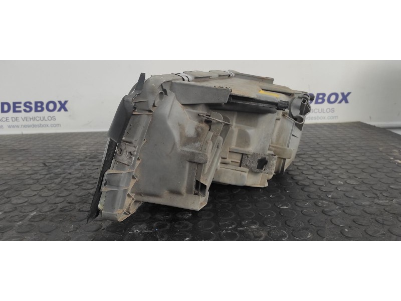 Recambio de faro derecho para mercedes-benz clase s (w126) berlina+coupe 5.6 v8 referencia OEM IAM 1305235092  