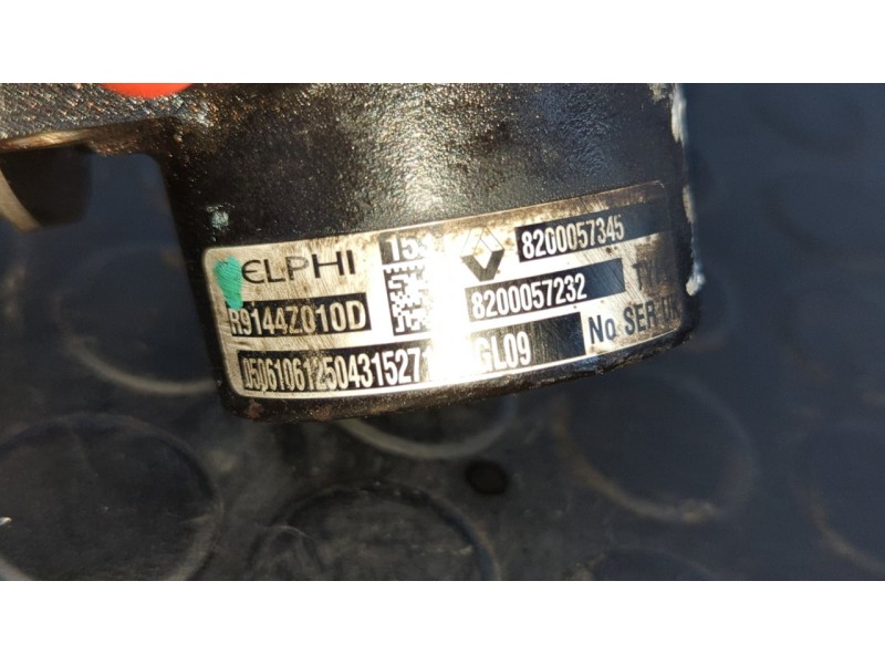 Recambio de rampa inyectora para renault megane ii berlina 3p confort authentique referencia OEM IAM 8200057345  