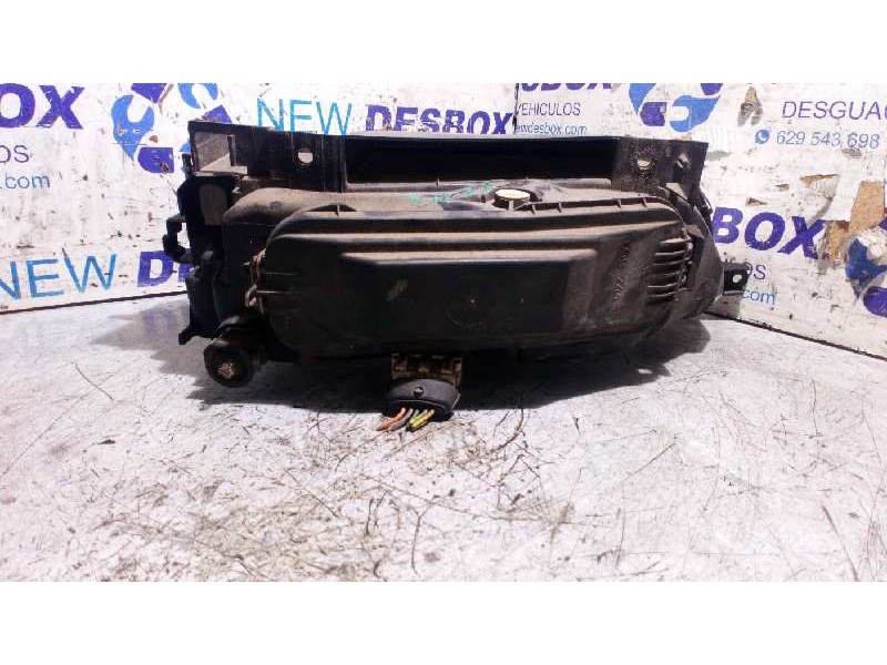 Recambio de faro izquierdo para citroen xantia berlina 2.0 hdi cat (rhy / dw10td) referencia OEM IAM 88205035G  