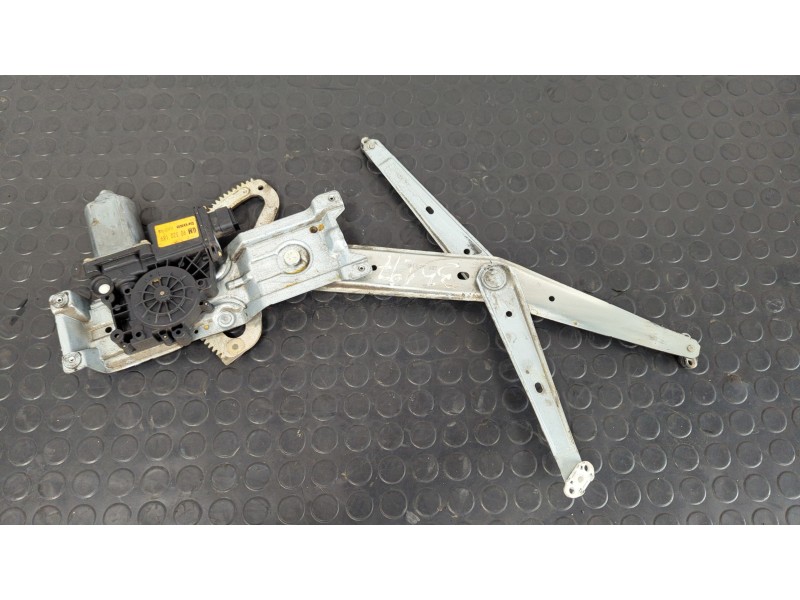 Recambio de elevalunas delantero izquierdo para opel corsa b edition 2000 referencia OEM IAM 90520187  
