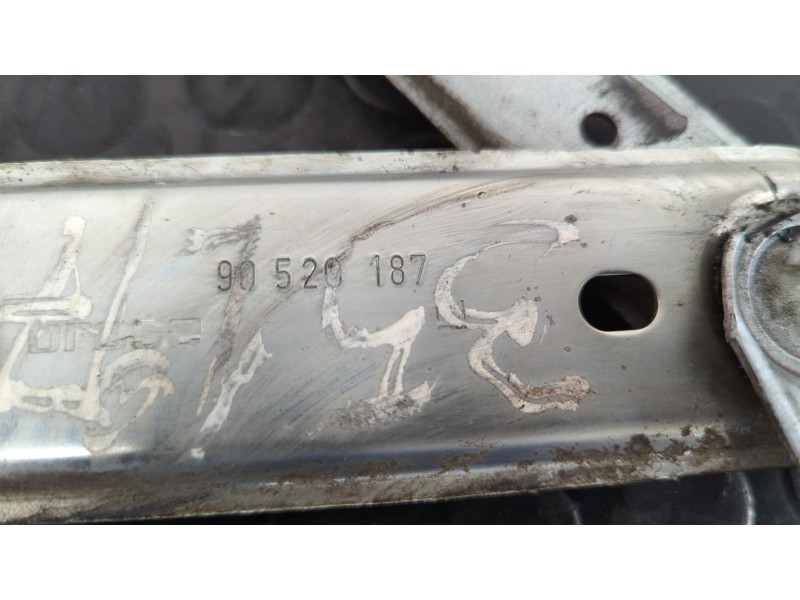 Recambio de elevalunas delantero izquierdo para opel corsa b edition 2000 referencia OEM IAM 90520187  