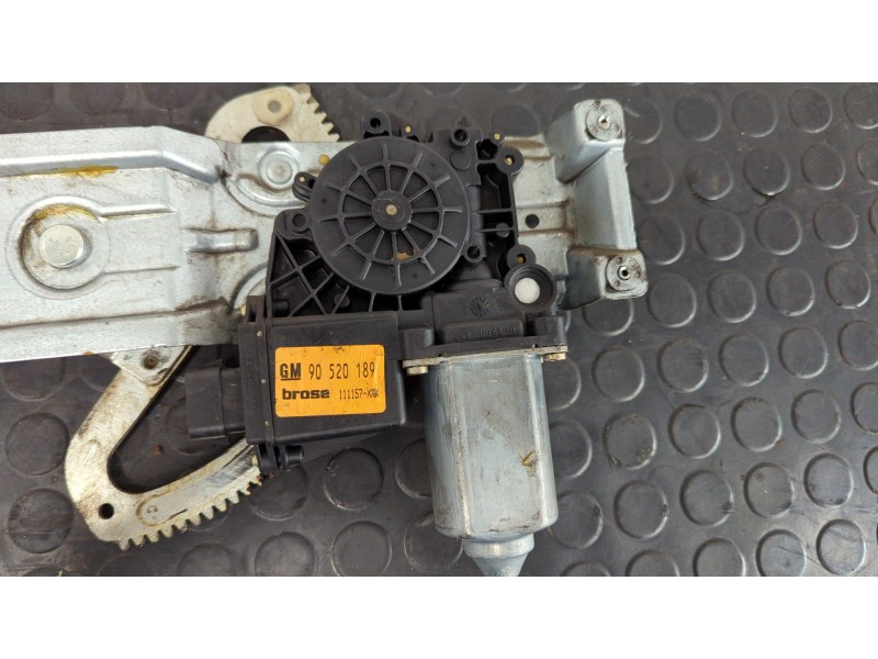 Recambio de elevalunas delantero izquierdo para opel corsa b edition 2000 referencia OEM IAM 90520187  