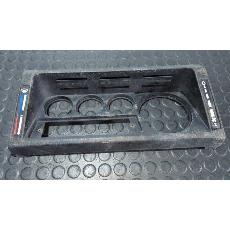 Recambio de moldura para land rover defender 2.5 l referencia OEM IAM   