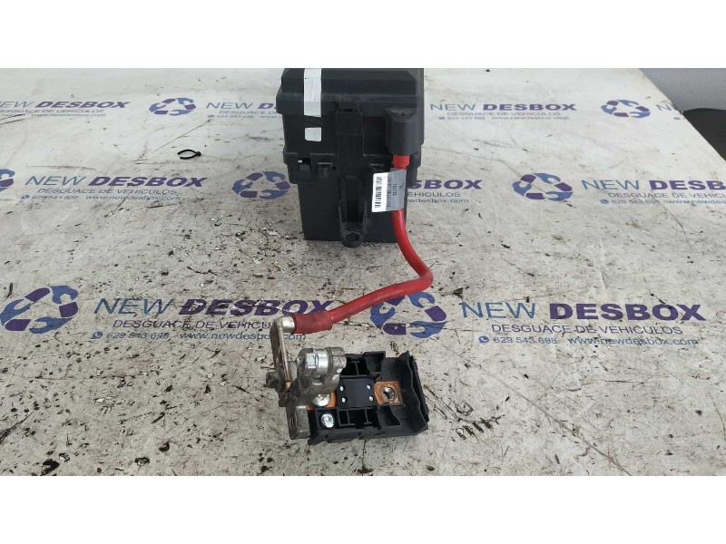 Recambio de caja reles / fusibles para land rover range rover sport v6 td hse referencia OEM IAM YQE500420SW  