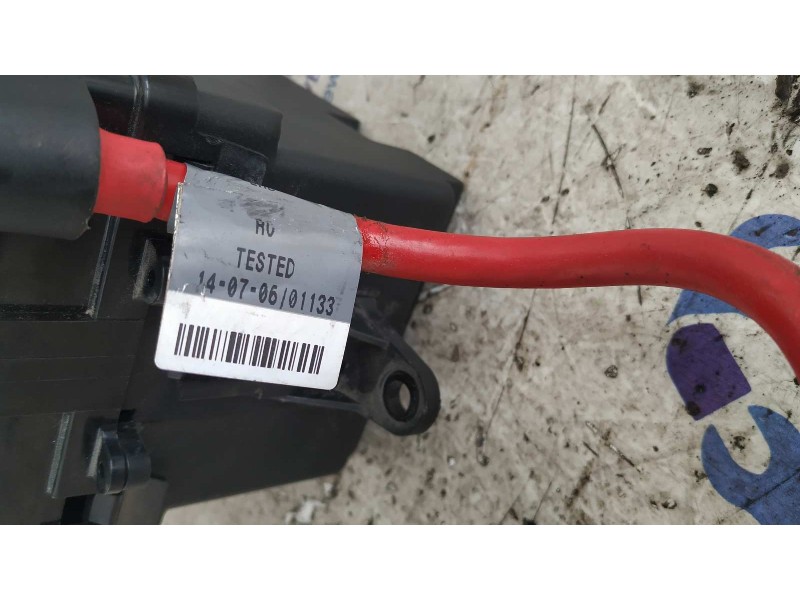 Recambio de caja reles / fusibles para land rover range rover sport v6 td hse referencia OEM IAM YQE500420SW  