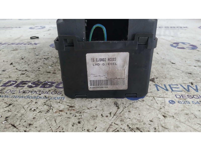 Recambio de caja reles / fusibles para land rover range rover sport v6 td hse referencia OEM IAM YQE500420SW  