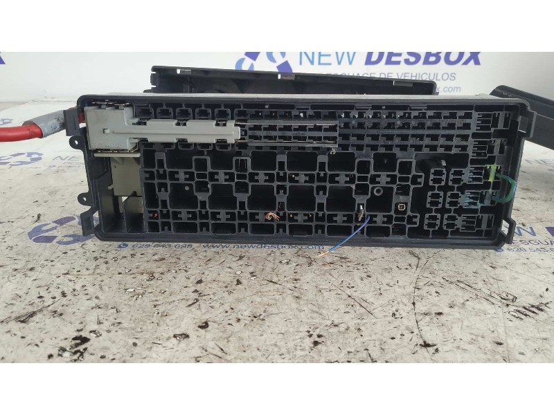 Recambio de caja reles / fusibles para land rover range rover sport v6 td hse referencia OEM IAM YQE500420SW  