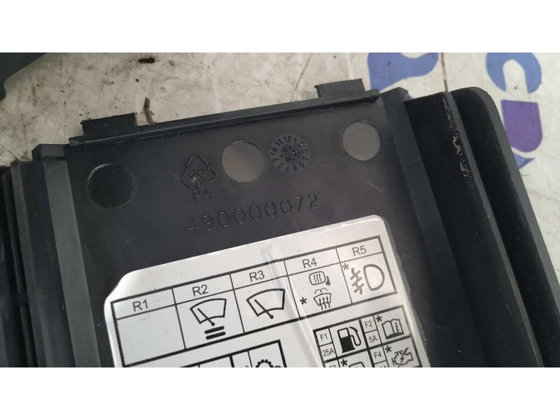 Recambio de caja reles / fusibles para land rover range rover sport v6 td hse referencia OEM IAM YQE500420SW  