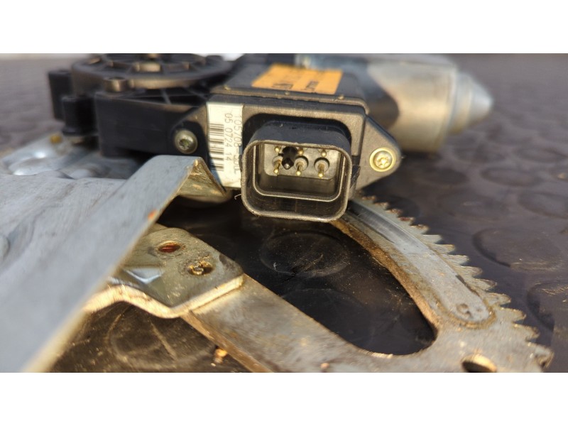 Recambio de elevalunas delantero izquierdo para opel corsa b edition 2000 referencia OEM IAM 90520187  