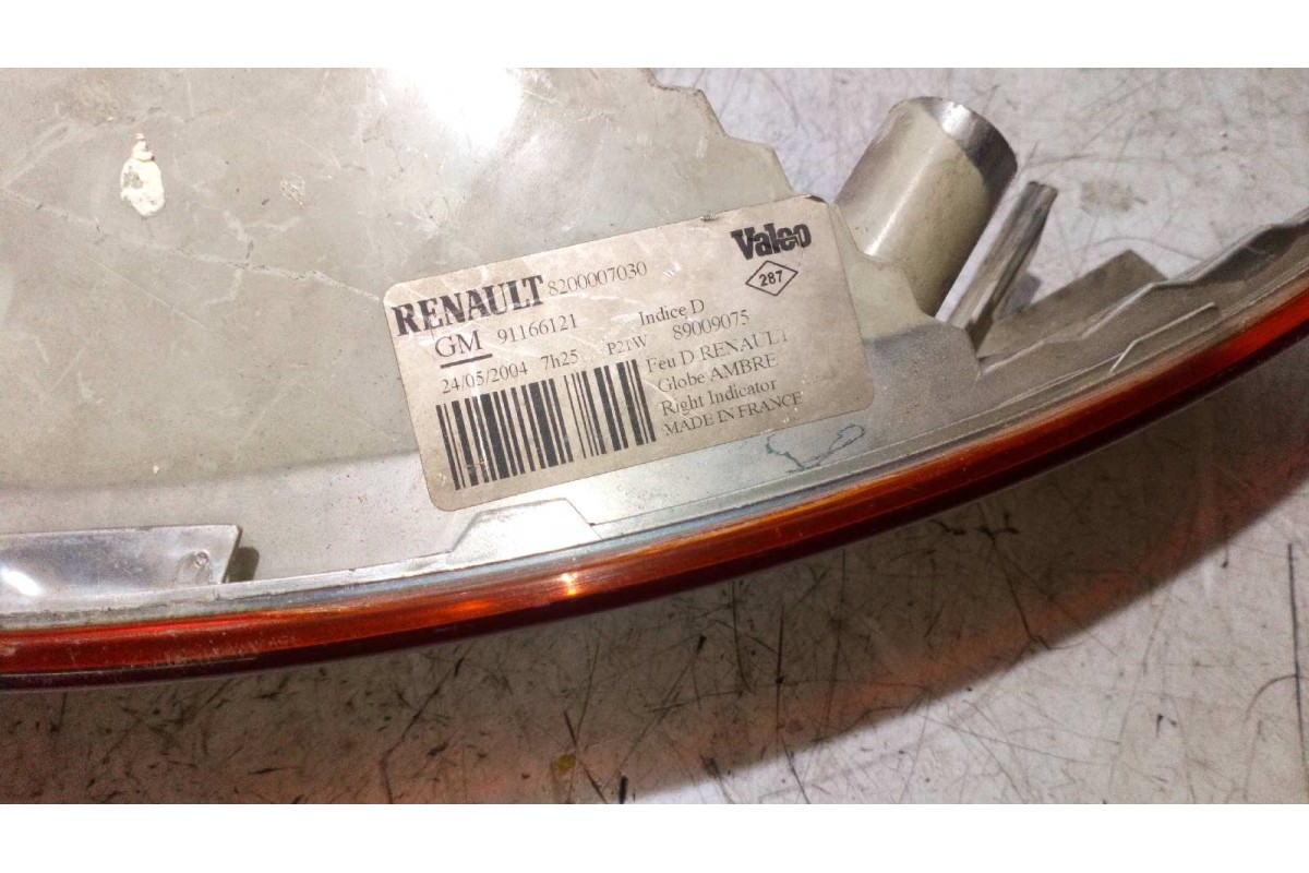 Recambio de piloto delantero derecho para renault trafic caja cerrada (ab 4.01) 1.9 diesel referencia OEM IAM 89009075  