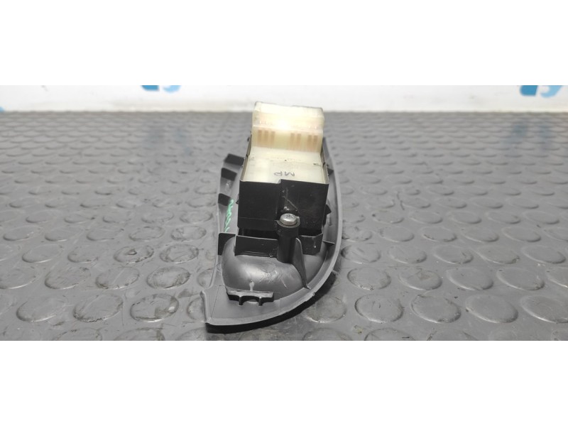 Recambio de mando elevalunas delantero derecho para nissan almera (n16/e) acenta referencia OEM IAM 80961BM500  