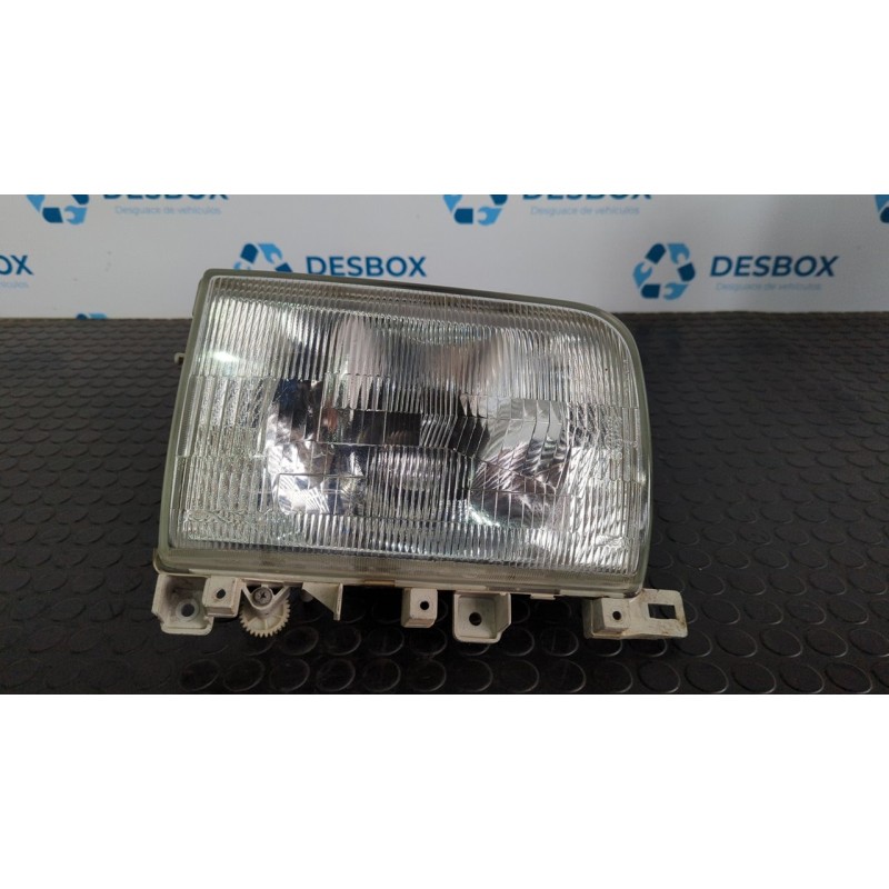 Recambio de faro derecho para nissan cabstar 3.0 turbo referencia OEM IAM 1444R  