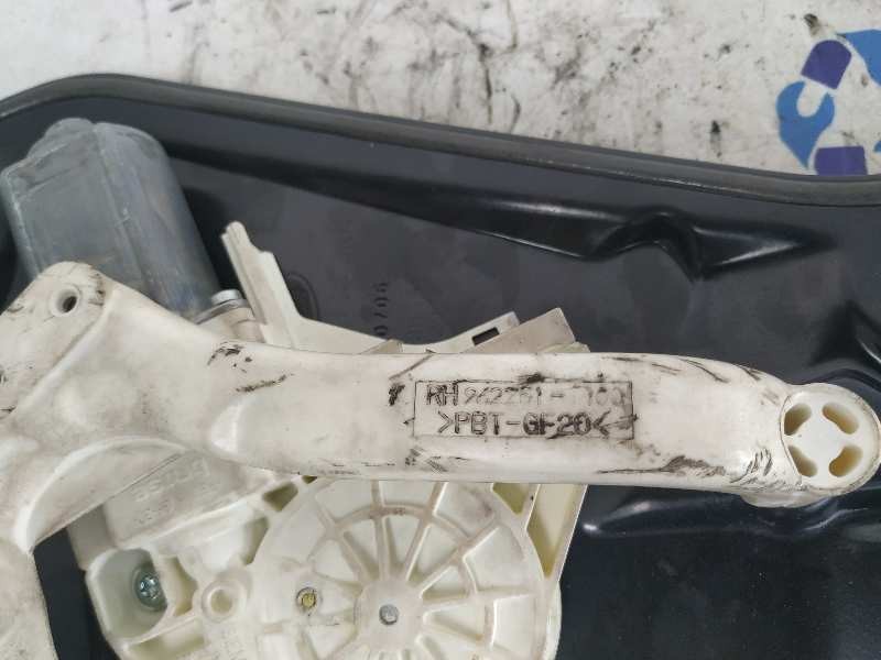 Recambio de elevalunas trasero derecho para land rover range rover sport v6 td hse referencia OEM IAM CVR000010  