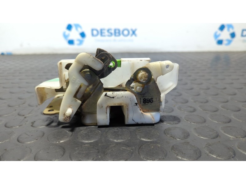Recambio de cerradura puerta trasera derecha para mitsubishi l 200 (k6/7) 2.5 turbodiesel referencia OEM IAM 2RD  