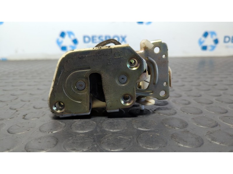 Recambio de cerradura puerta trasera derecha para mitsubishi l 200 (k6/7) 2.5 turbodiesel referencia OEM IAM 2RD  