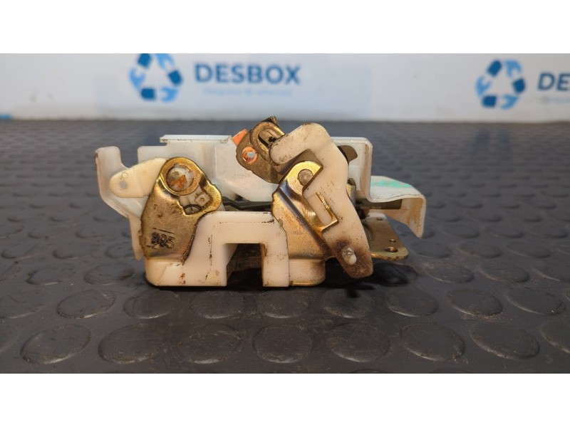 Recambio de cerradura puerta trasera izquierda para mitsubishi l 200 (k6/7) 2.5 turbodiesel referencia OEM IAM 1LD  