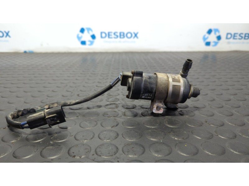 Recambio de bomba limpia para mitsubishi l 200 (k6/7) 2.5 turbodiesel referencia OEM IAM KOITO13934  